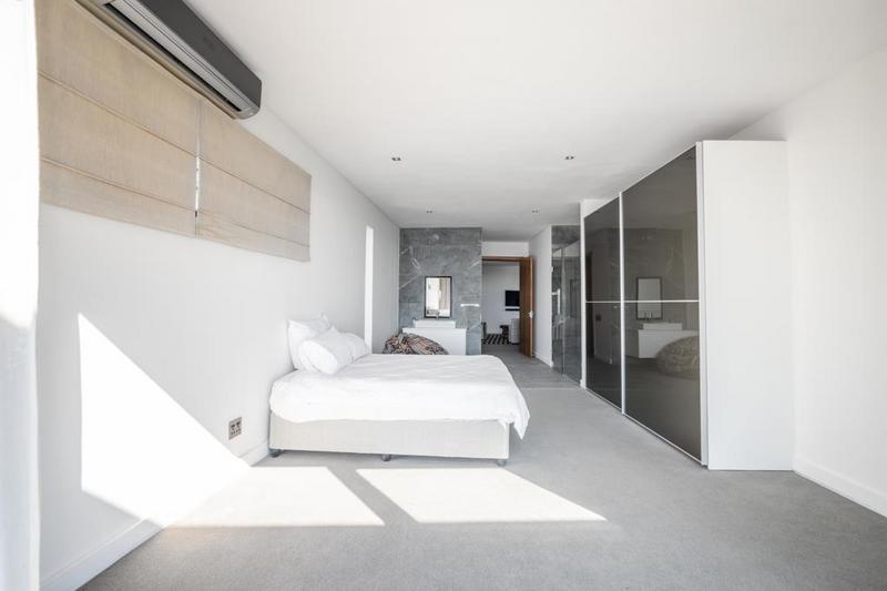 7 Bedroom Property for Sale in Bantry Bay Western Cape